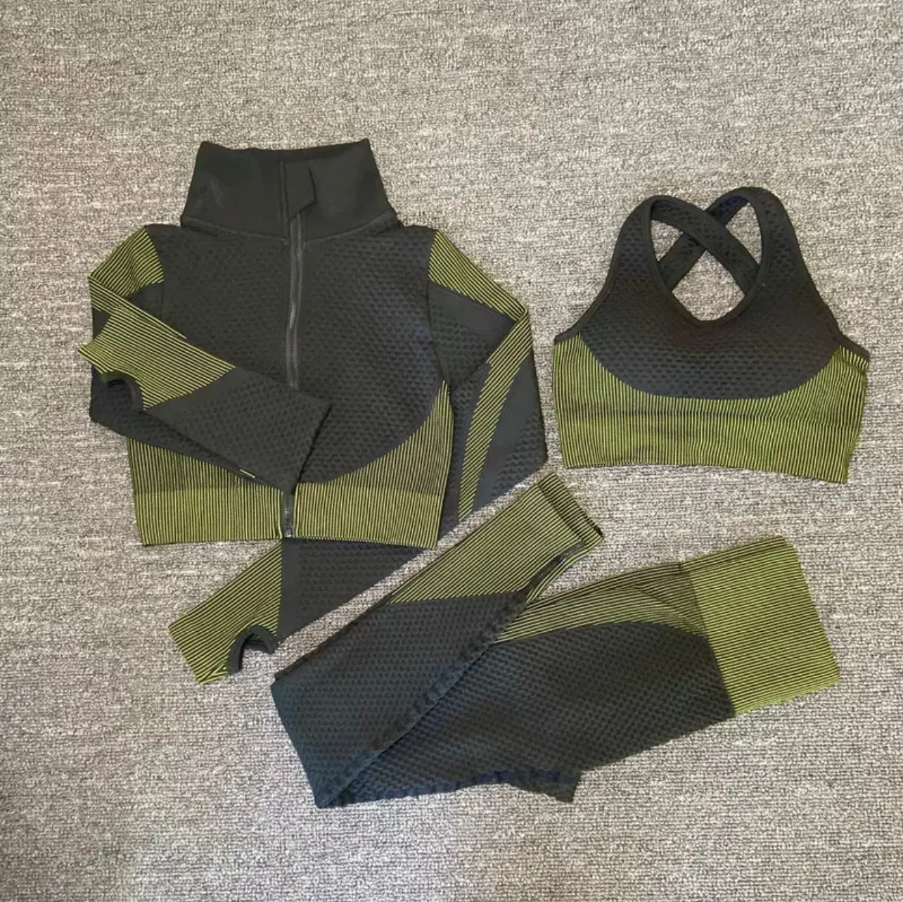 PRE-ORDER Trinity 3 Piece Seamless Fitness Set x Green