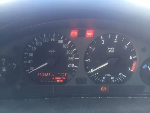 S2765 E36 Coupe 318is M44 AUTO 1998/08