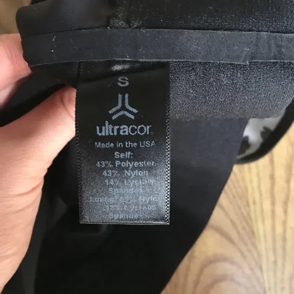 ULTRACOR Altitude Panthera Crop Top Sports Bra