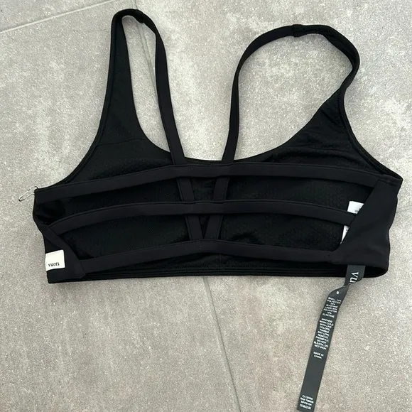 Vuori NWOT L Yosemite Sports Bra