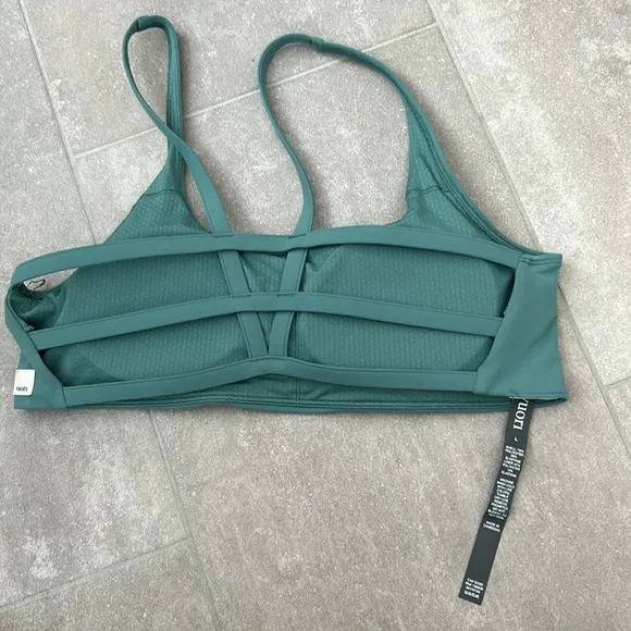 Vuori NWOT L Yosemite Sports Bra