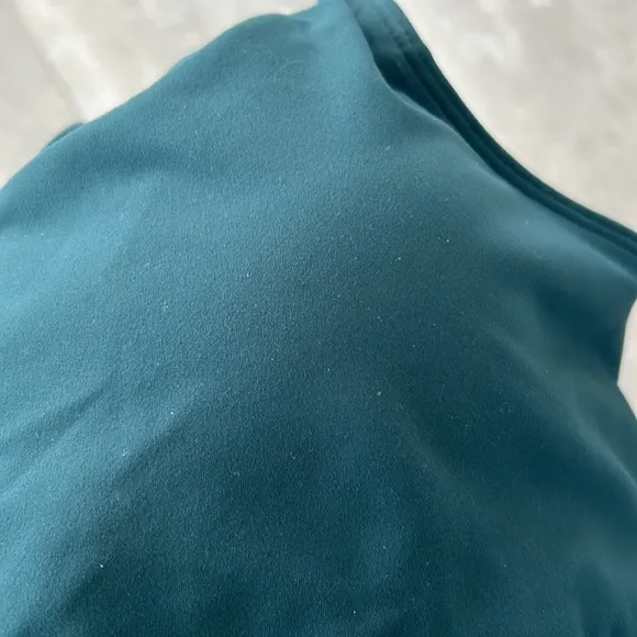Vuori NWOT L Yosemite Sports Bra