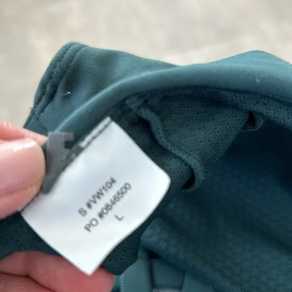 Vuori NWOT L Yosemite Sports Bra